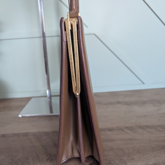 Celine Medium Clasp bag in a taupe or camel-brown smooth calfskin leather - Picture 5 of 15